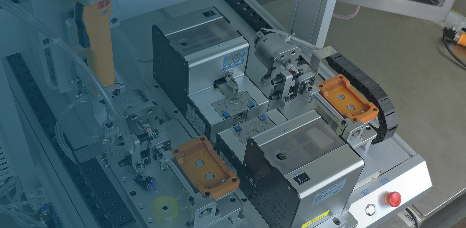 Lock screw machine equipment